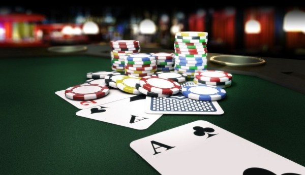 Ρέθυμνο: Είχαν στήσει ένα «μίνι καζίνο» - Πόνταραν 2.355 ευρώ στο πόκερ